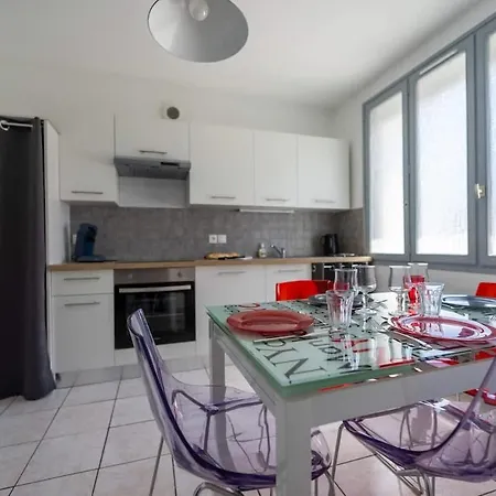 Apartment La Rochelle *